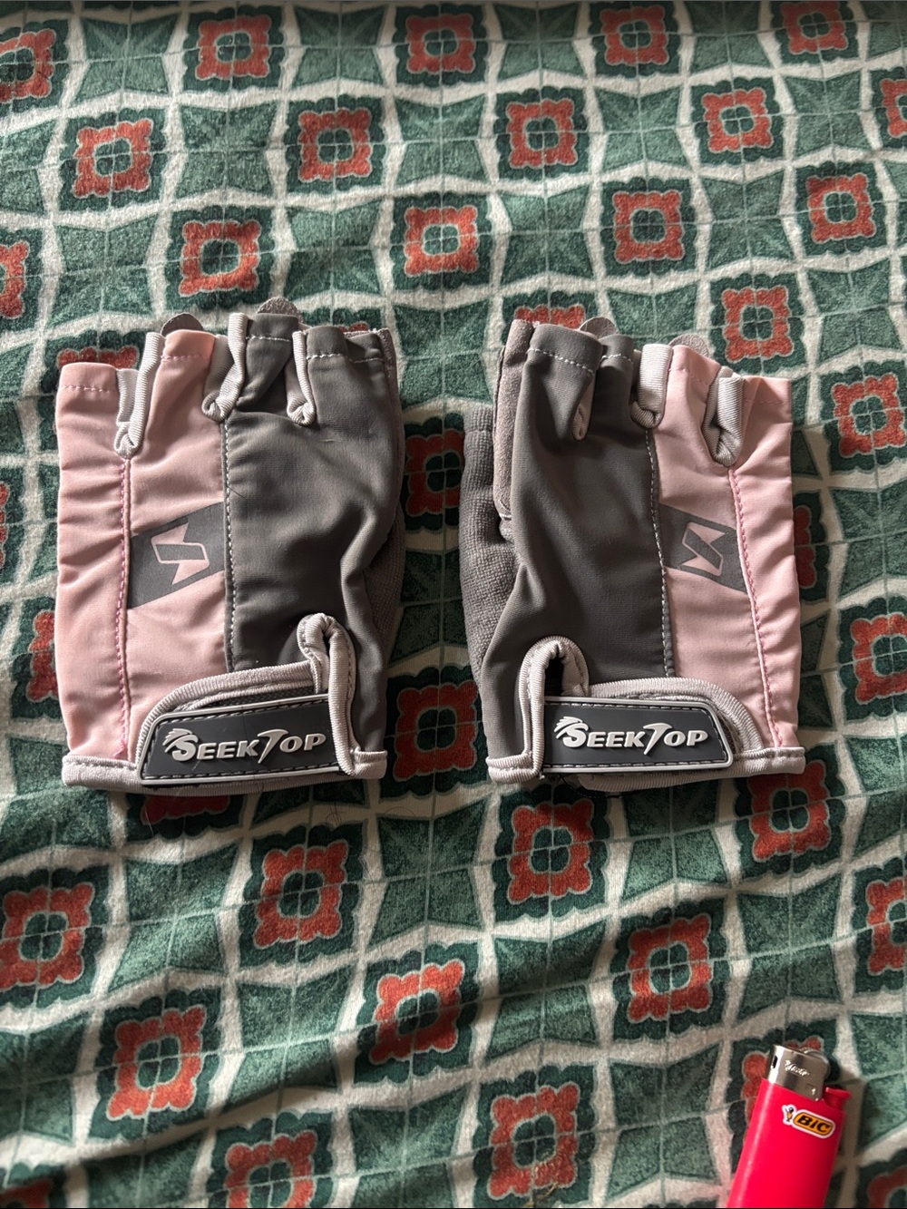 Women's Pink & Gray Fingerless Weight-lifting Gloves